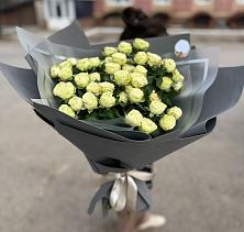 Букет Белые кустовые розы Солинеро в Коробчеево